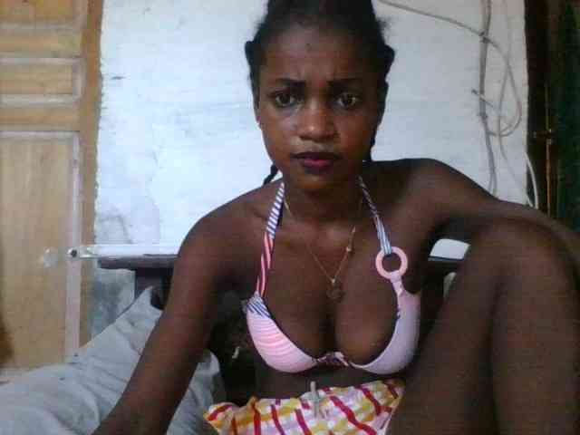 LovelyBlackGirl webcam