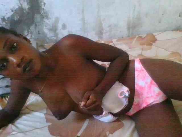 LovelyBlackGirl webcam