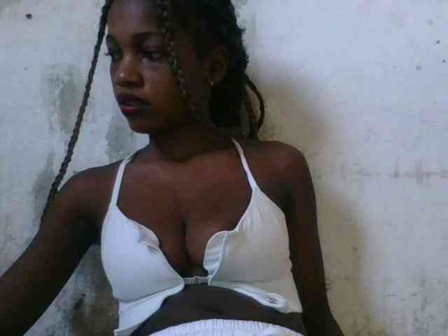 LovelyBlackGirl webcam