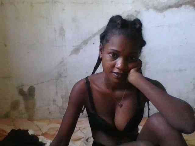 LovelyBlackGirl webcam