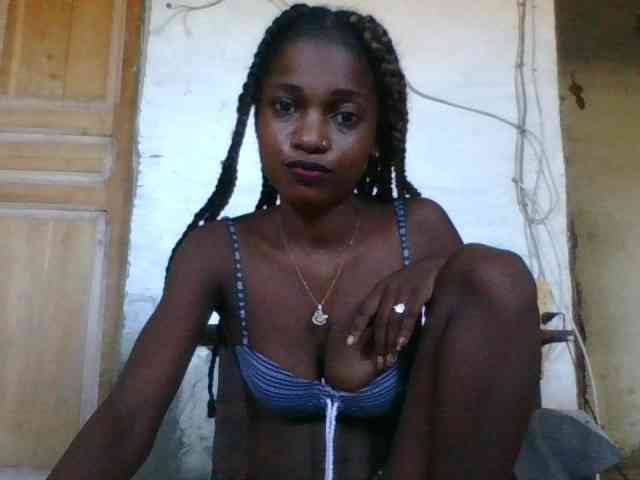 LovelyBlackGirl webcam