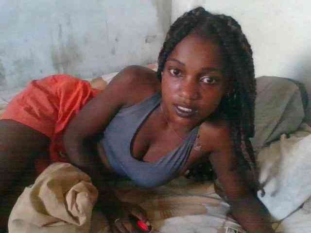 LovelyBlackGirl webcam