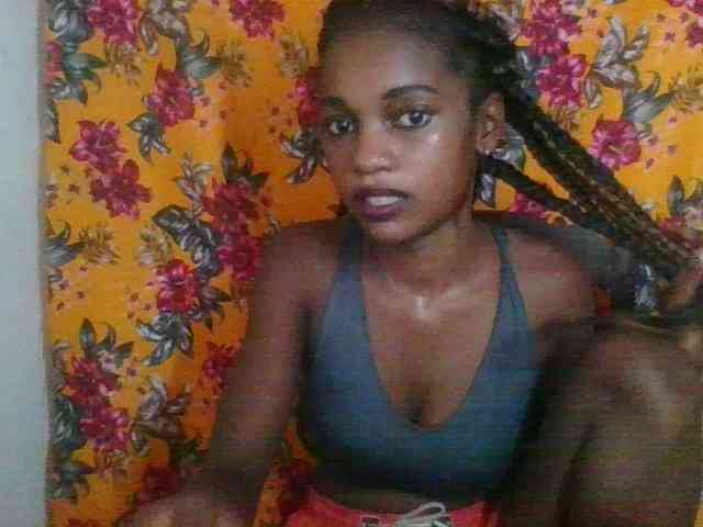 LovelyBlackGirl webcam