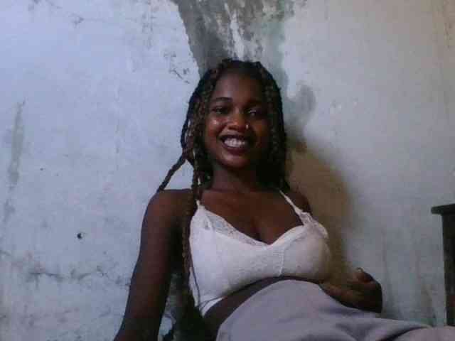 LovelyBlackGirl webcam