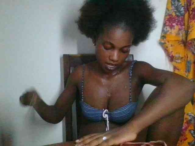 LovelyBlackGirl webcam