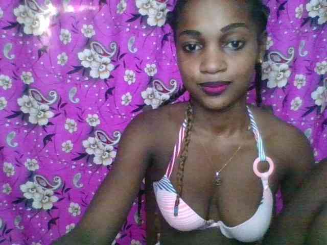 LovelyBlackGirl webcam