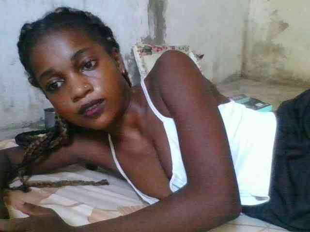 LovelyBlackGirl webcam