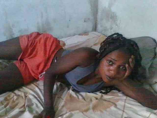 LovelyBlackGirl webcam