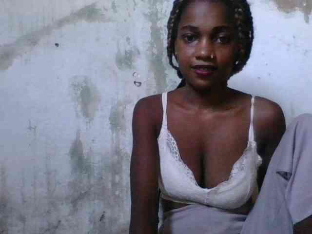 LovelyBlackGirl webcam