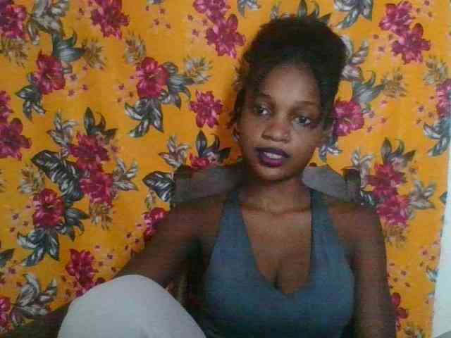 LovelyBlackGirl webcam