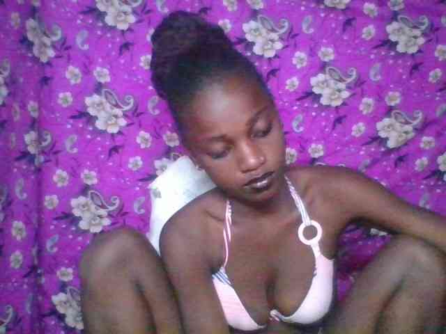 LovelyBlackGirl webcam