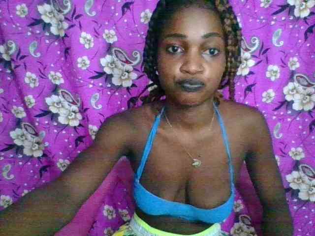 LovelyBlackGirl webcam
