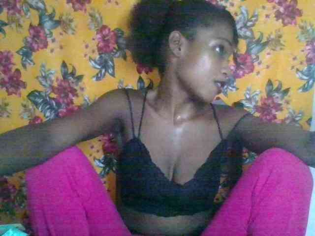 LovelyBlackGirl webcam