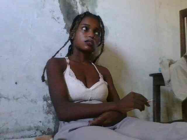 LovelyBlackGirl webcam