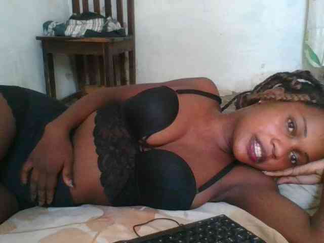 LovelyBlackGirl webcam