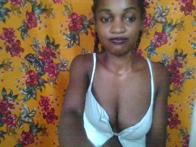 LovelyBlackGirl webcam