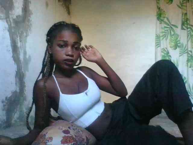 LovelyBlackGirl webcam