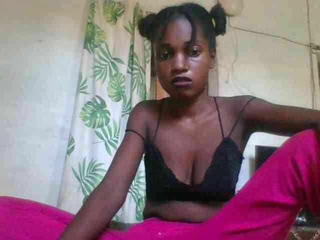 LovelyBlackGirl webcam