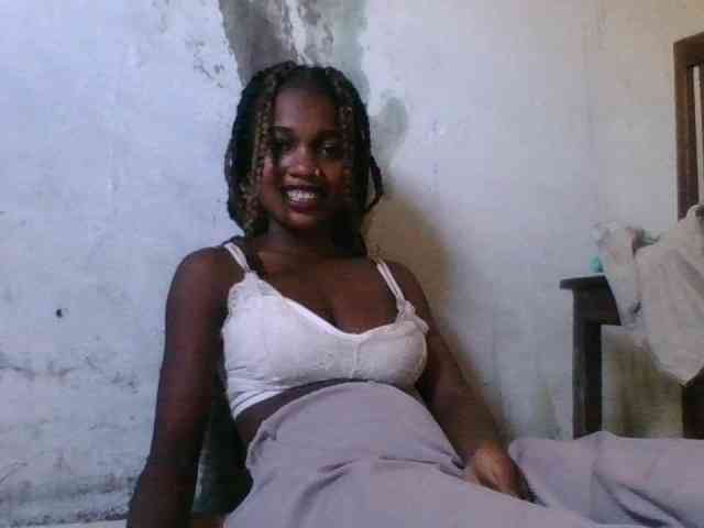 LovelyBlackGirl webcam