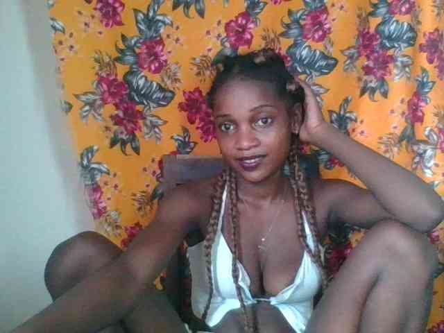 LovelyBlackGirl webcam