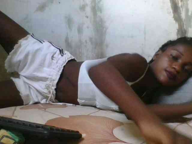 LovelyBlackGirl webcam