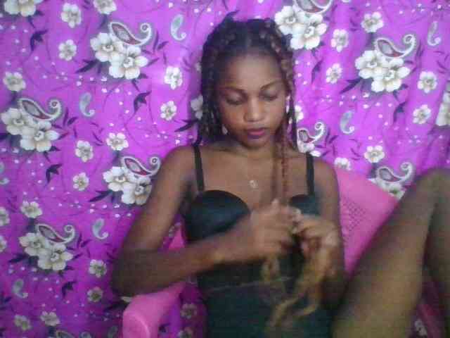 LovelyBlackGirl webcam