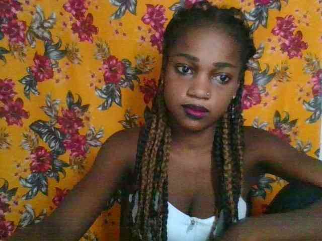 LovelyBlackGirl webcam