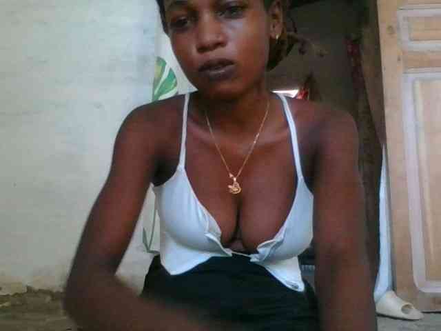 LovelyBlackGirl webcam