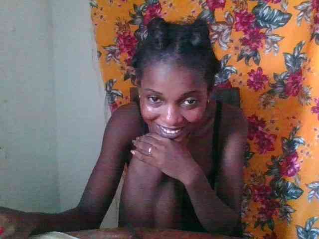 LovelyBlackGirl webcam