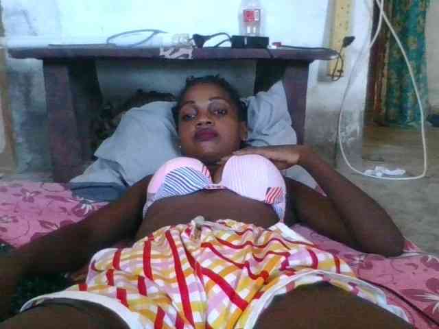 LovelyBlackGirl webcam