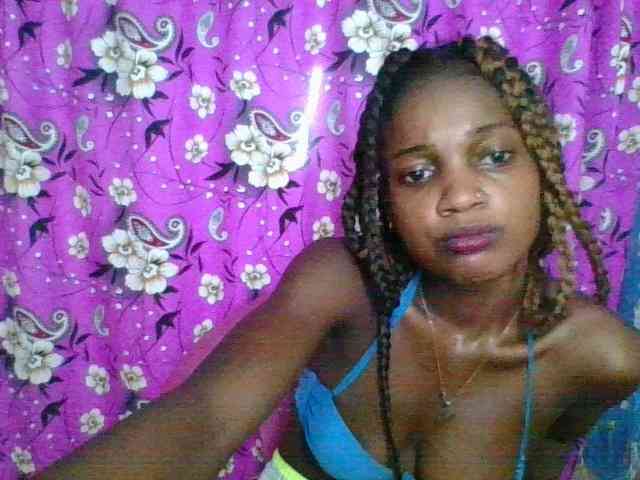 LovelyBlackGirl webcam