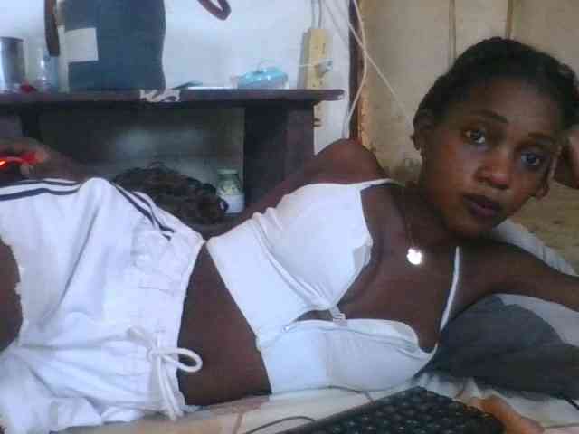 LovelyBlackGirl webcam