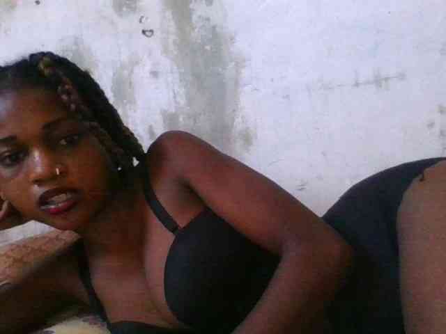 LovelyBlackGirl webcam