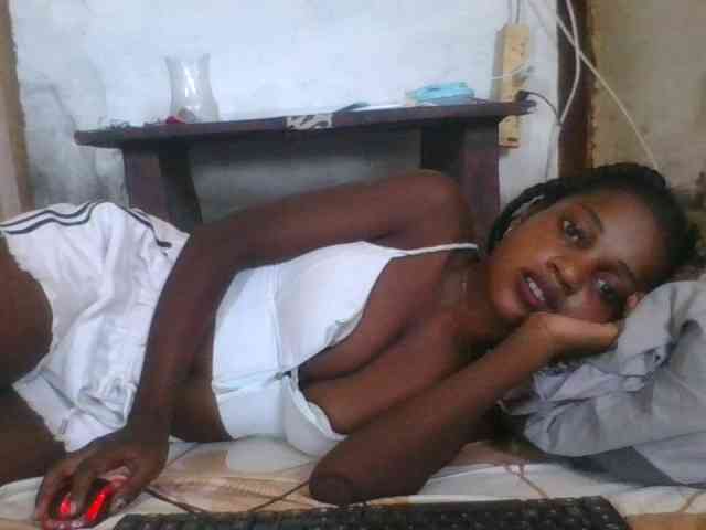 LovelyBlackGirl webcam