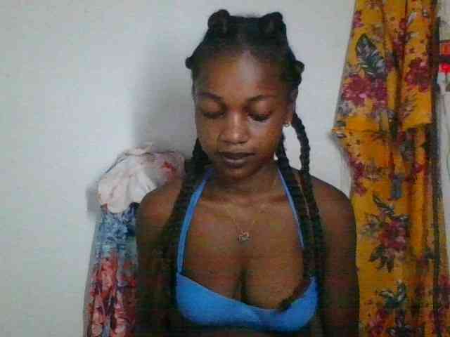 LovelyBlackGirl webcam