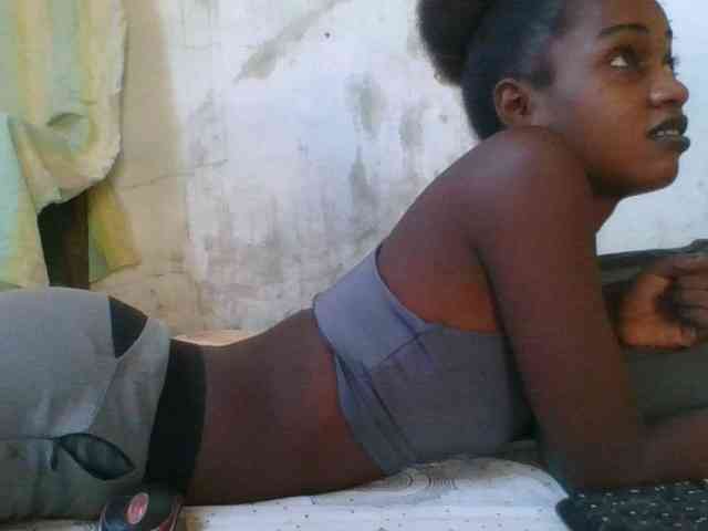 LovelyBlackGirl webcam