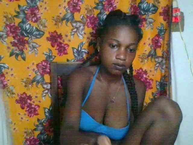 LovelyBlackGirl webcam