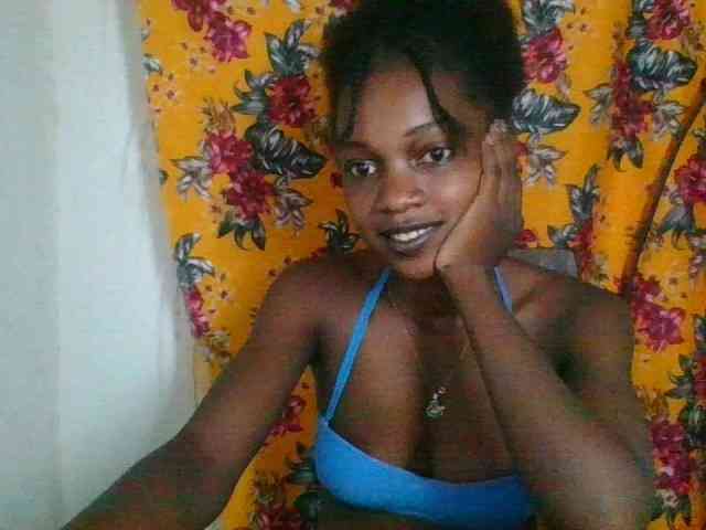 LovelyBlackGirl webcam