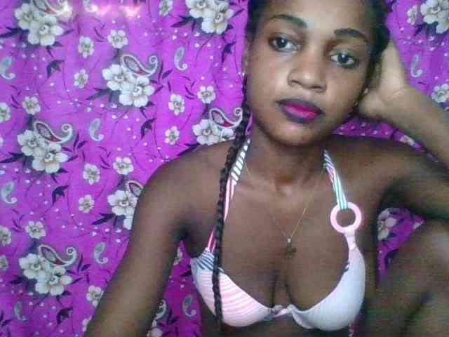 LovelyBlackGirl webcam