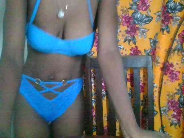 LovelyBlackGirl webcam