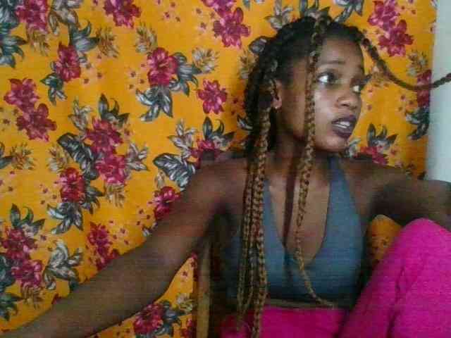 LovelyBlackGirl webcam