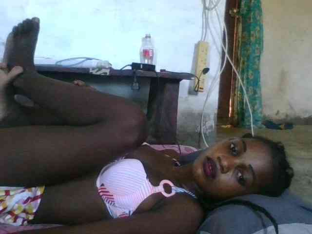 LovelyBlackGirl webcam