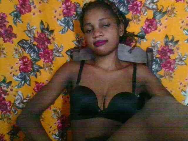 LovelyBlackGirl webcam