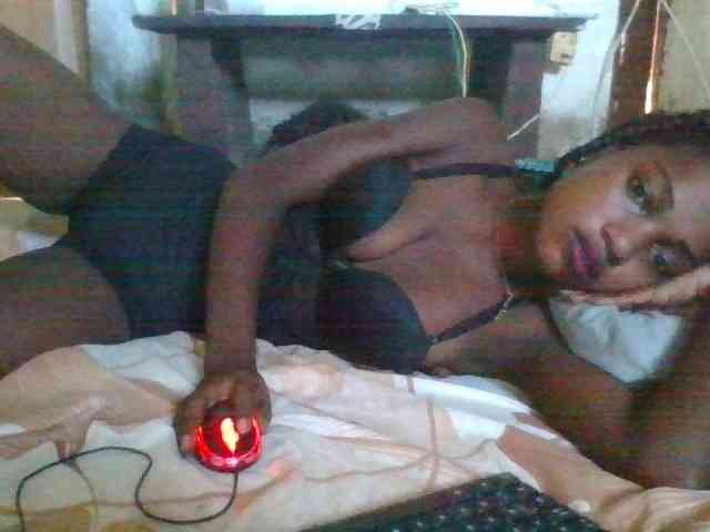 LovelyBlackGirl webcam