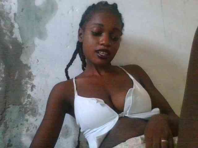 LovelyBlackGirl webcam