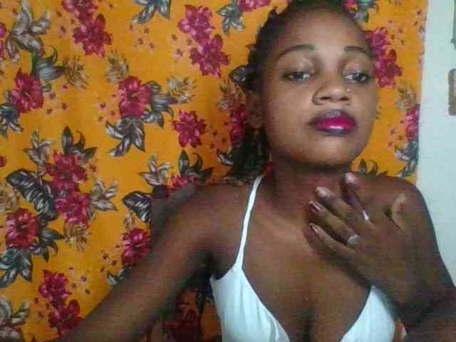 LovelyBlackGirl webcam