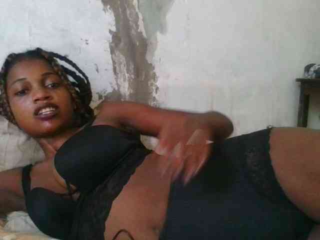 LovelyBlackGirl webcam