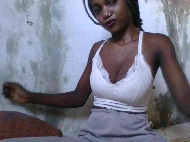 LovelyBlackGirl webcam