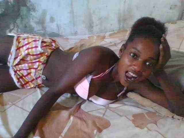 LovelyBlackGirl webcam