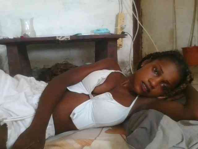 LovelyBlackGirl webcam